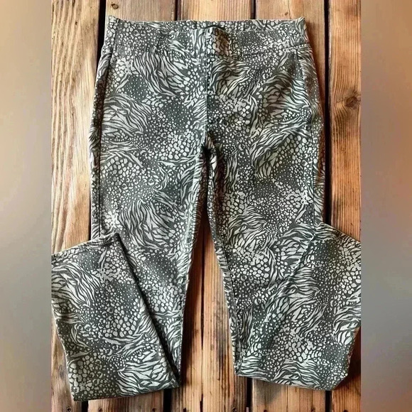 Nydj Pull-On Shadow Animal Charcoal Skinny Jean Women's Size 2 - Picture 3 of 8